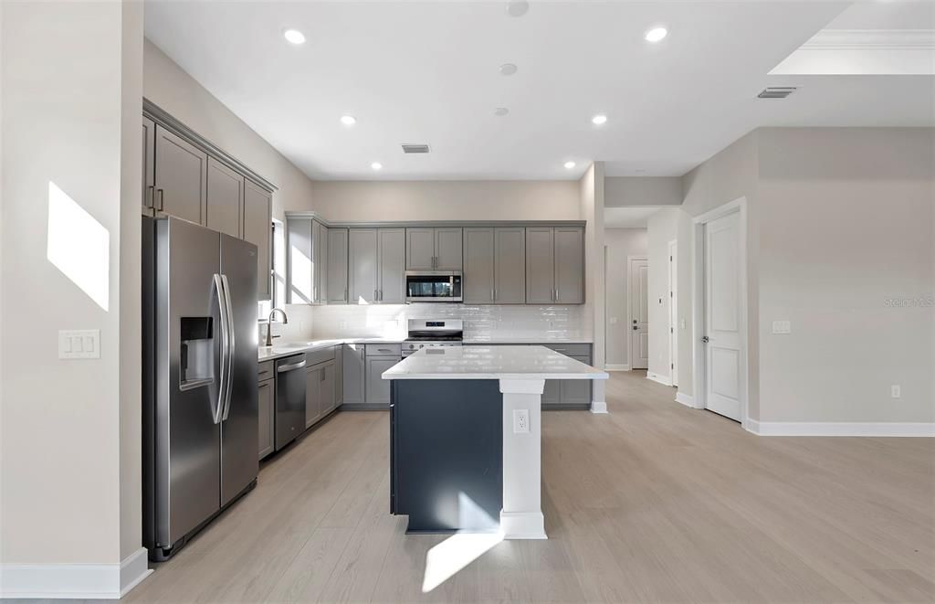 For Sale: $785,000 (2 beds, 2 baths, 1670 Square Feet)