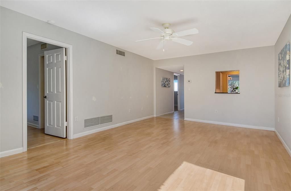 待售: $269,000 (2 贝兹, 2 浴室, 1169 平方英尺)