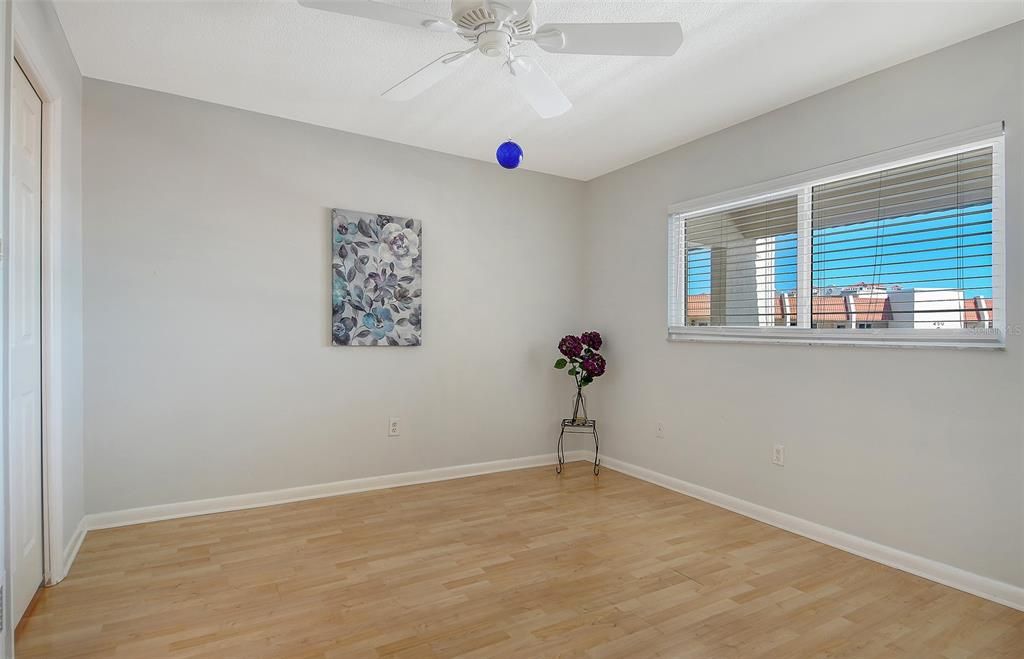 待售: $269,000 (2 贝兹, 2 浴室, 1169 平方英尺)