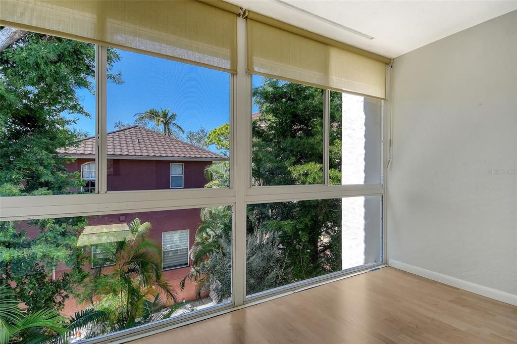 待售: $269,000 (2 贝兹, 2 浴室, 1169 平方英尺)