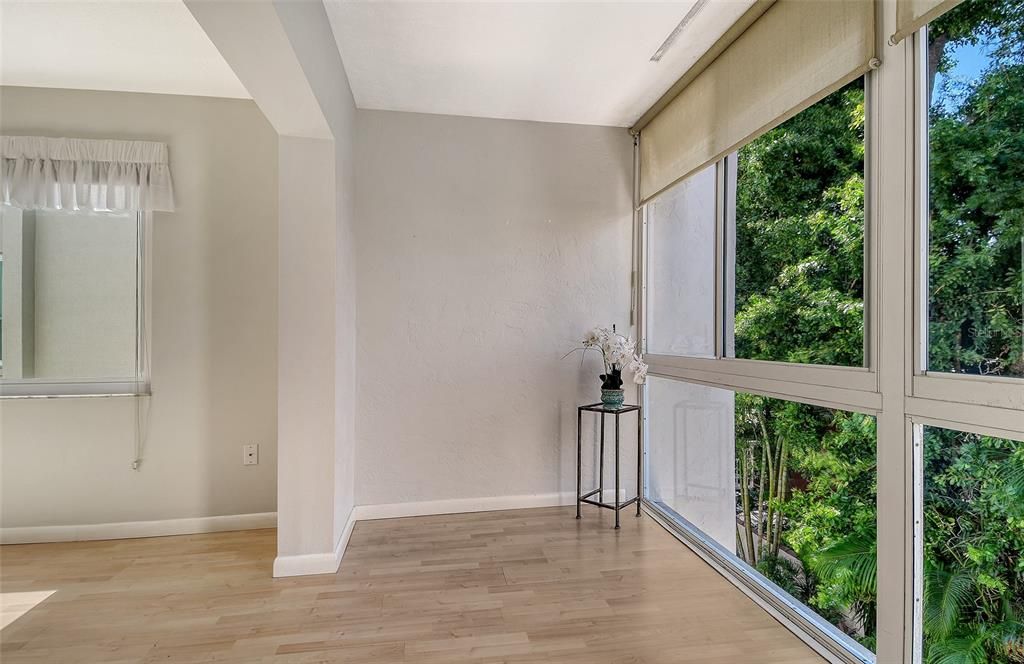 待售: $269,000 (2 贝兹, 2 浴室, 1169 平方英尺)