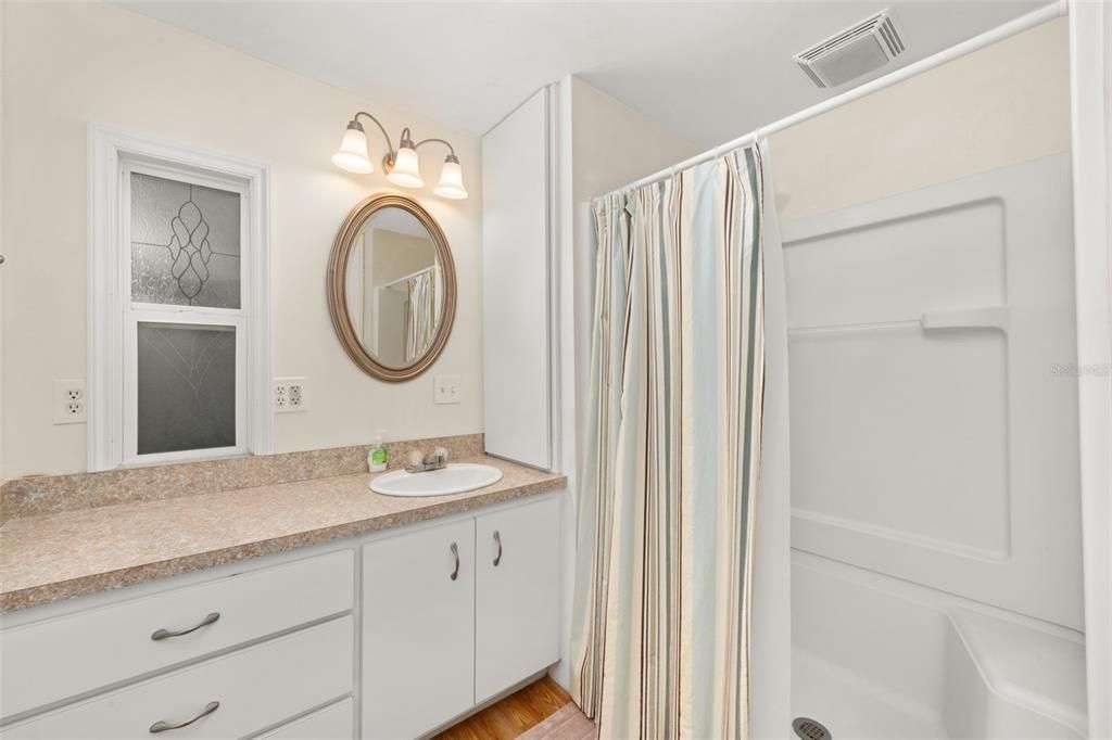 For Sale: $64,900 (2 beds, 1 baths, 672 Square Feet)