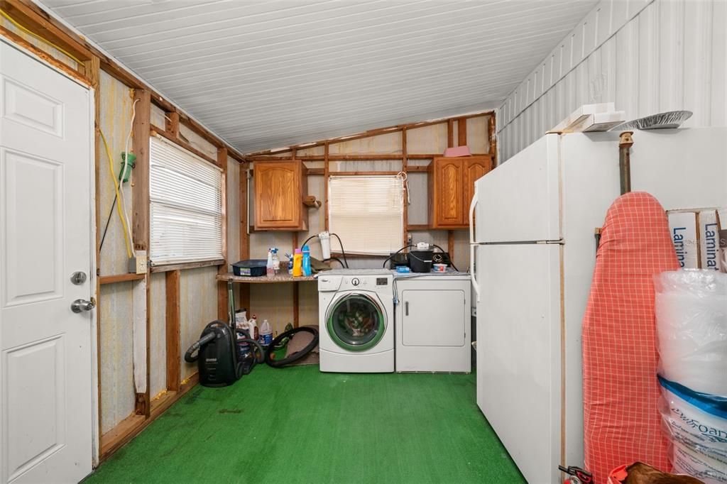 For Sale: $64,900 (2 beds, 1 baths, 672 Square Feet)