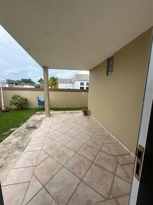 Active With Contract: $280,000 (3 beds, 2 baths, 1845 Square Feet)