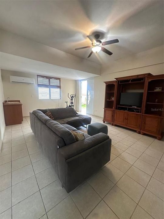 Active With Contract: $280,000 (3 beds, 2 baths, 1845 Square Feet)