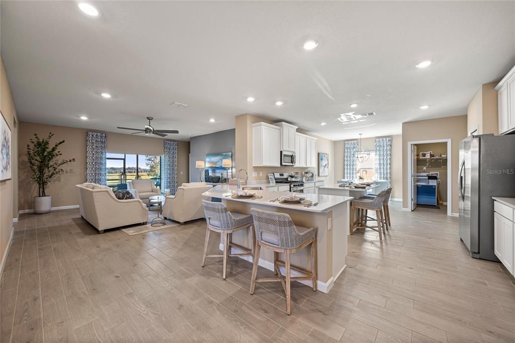 待售: $359,990 (4 贝兹, 3 浴室, 2173 平方英尺)