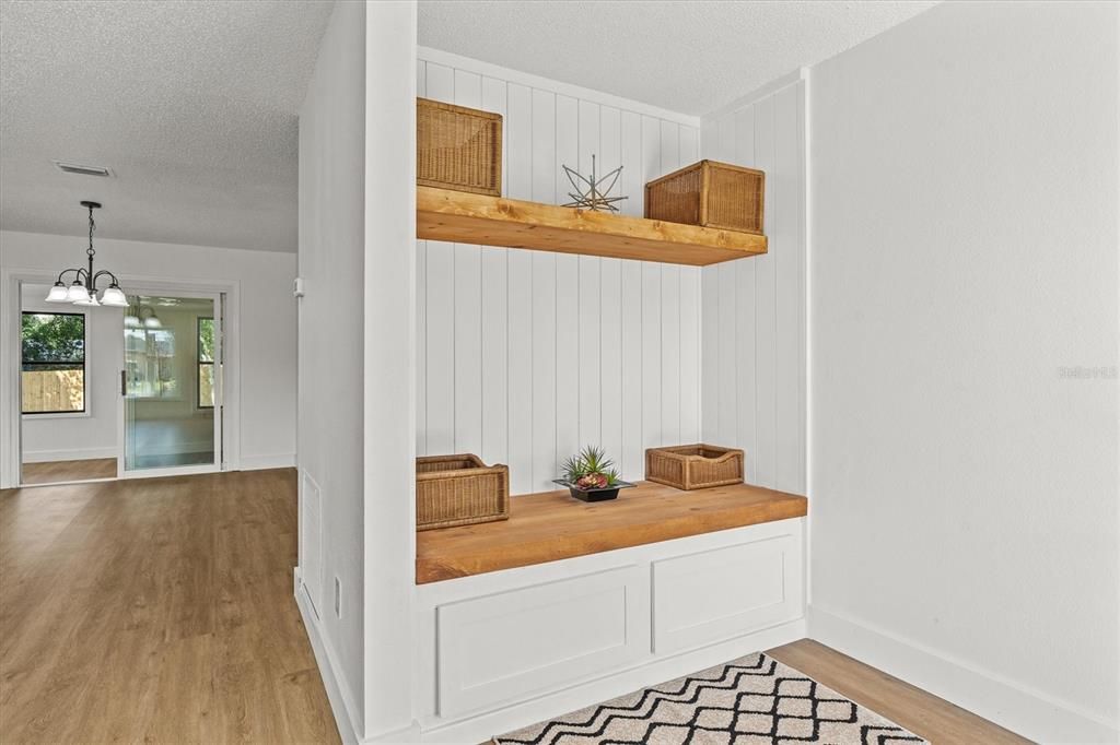 Active With Contract: $319,000 (3 beds, 2 baths, 1742 Square Feet)