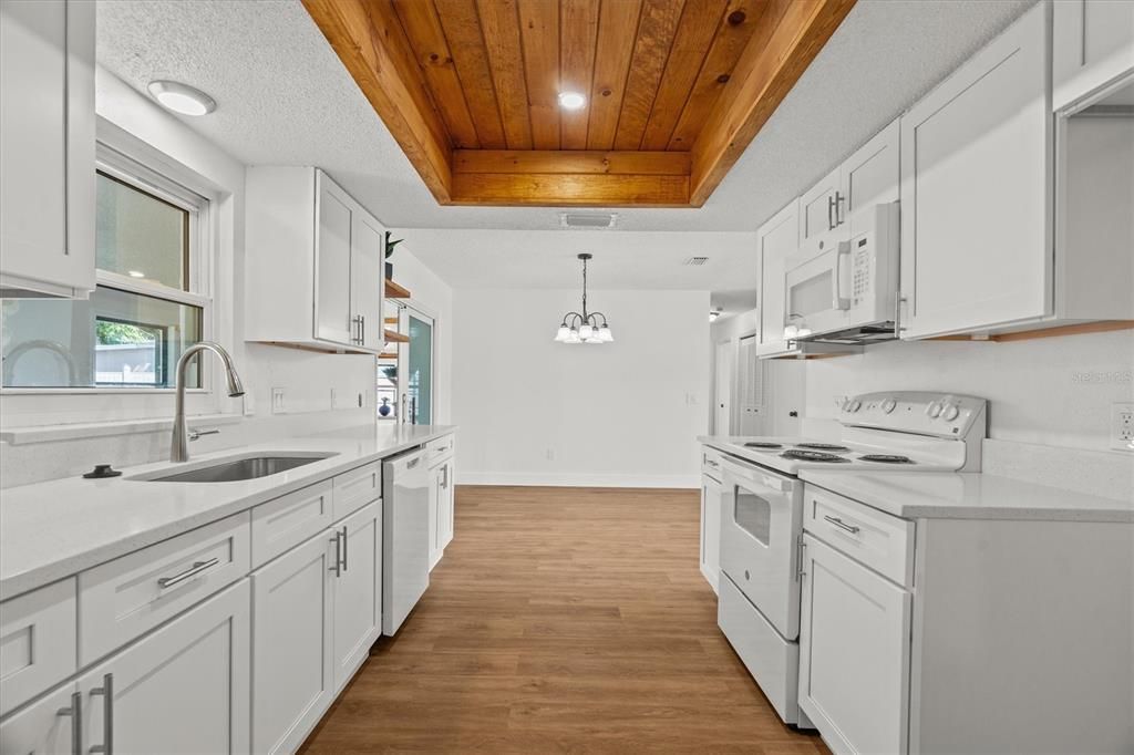 Active With Contract: $319,000 (3 beds, 2 baths, 1742 Square Feet)