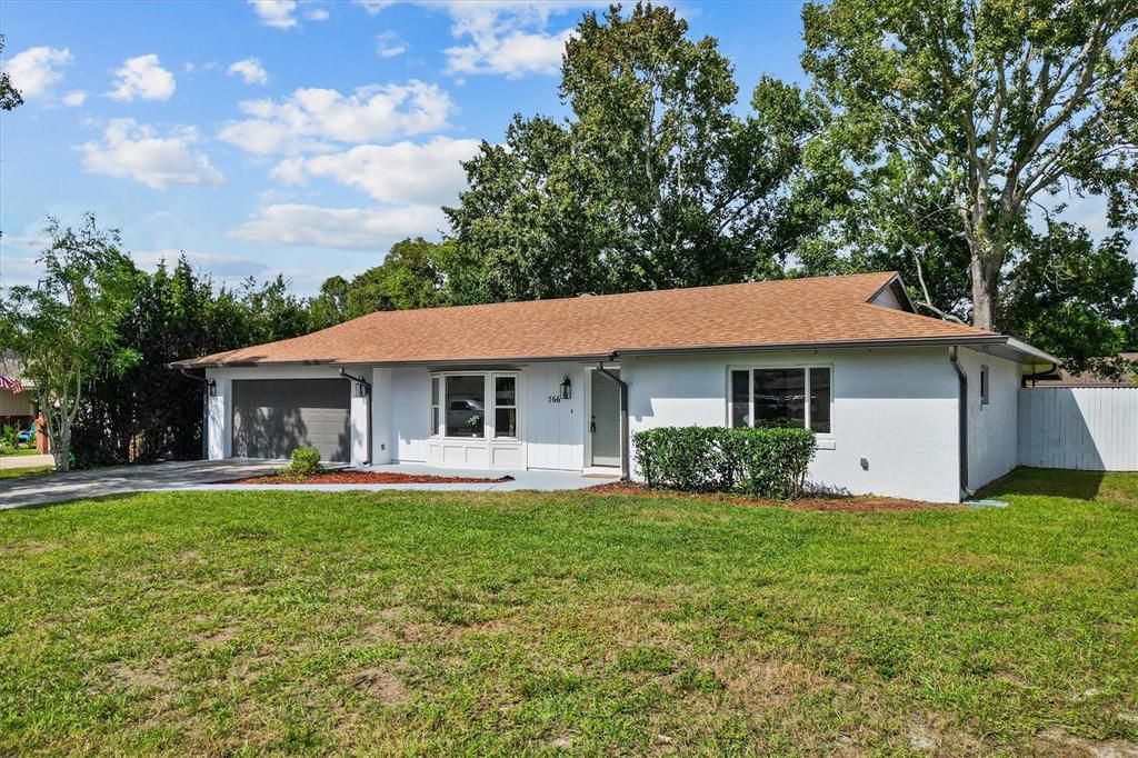 Active With Contract: $319,000 (3 beds, 2 baths, 1742 Square Feet)