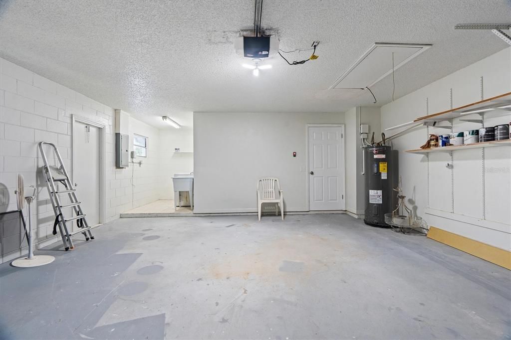 Active With Contract: $319,000 (3 beds, 2 baths, 1742 Square Feet)