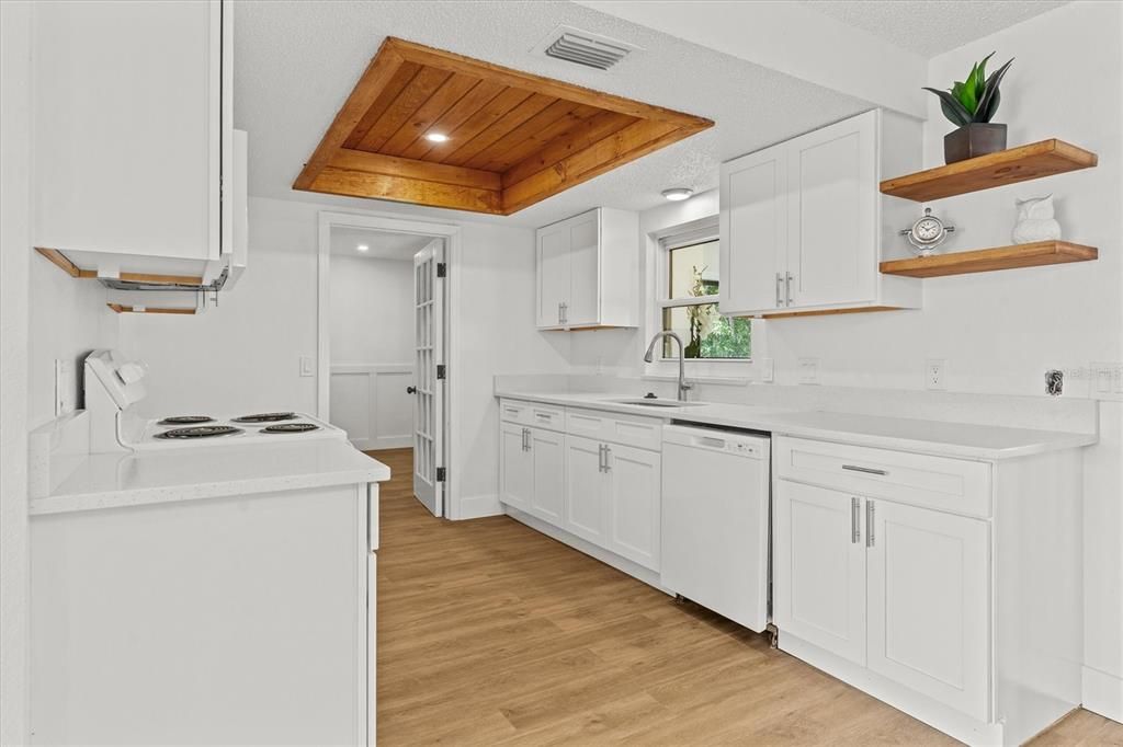 Active With Contract: $319,000 (3 beds, 2 baths, 1742 Square Feet)