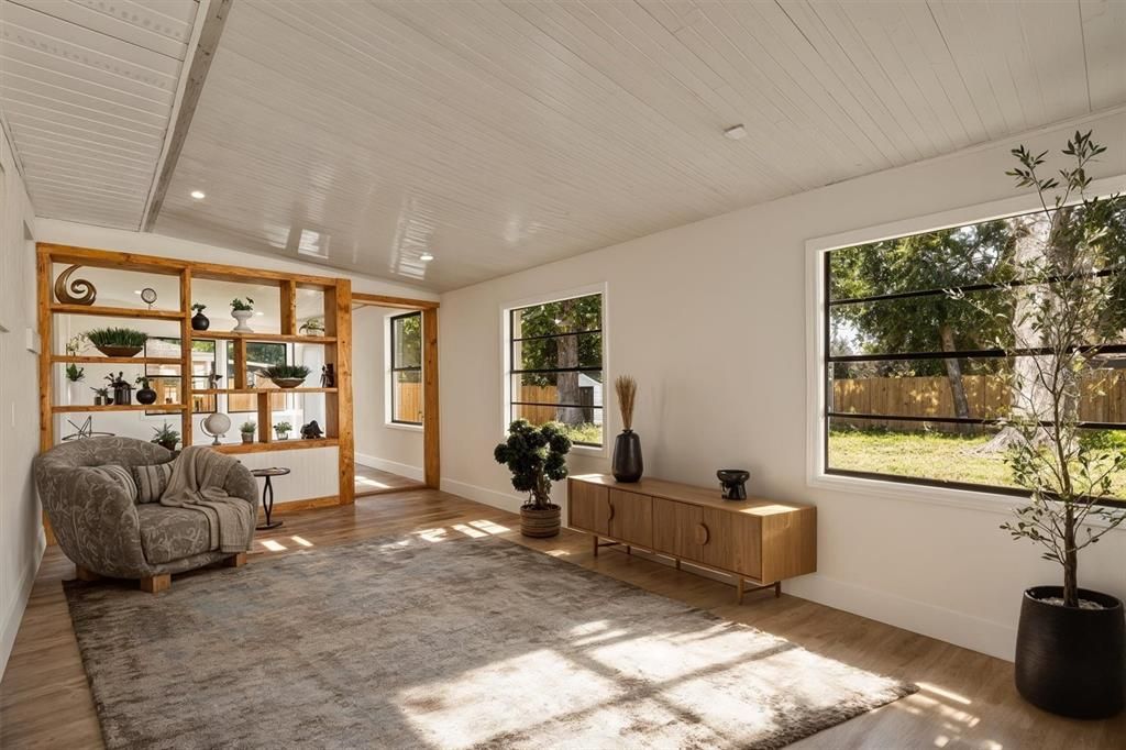 Active With Contract: $319,000 (3 beds, 2 baths, 1742 Square Feet)