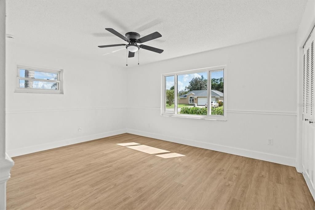 Active With Contract: $319,000 (3 beds, 2 baths, 1742 Square Feet)