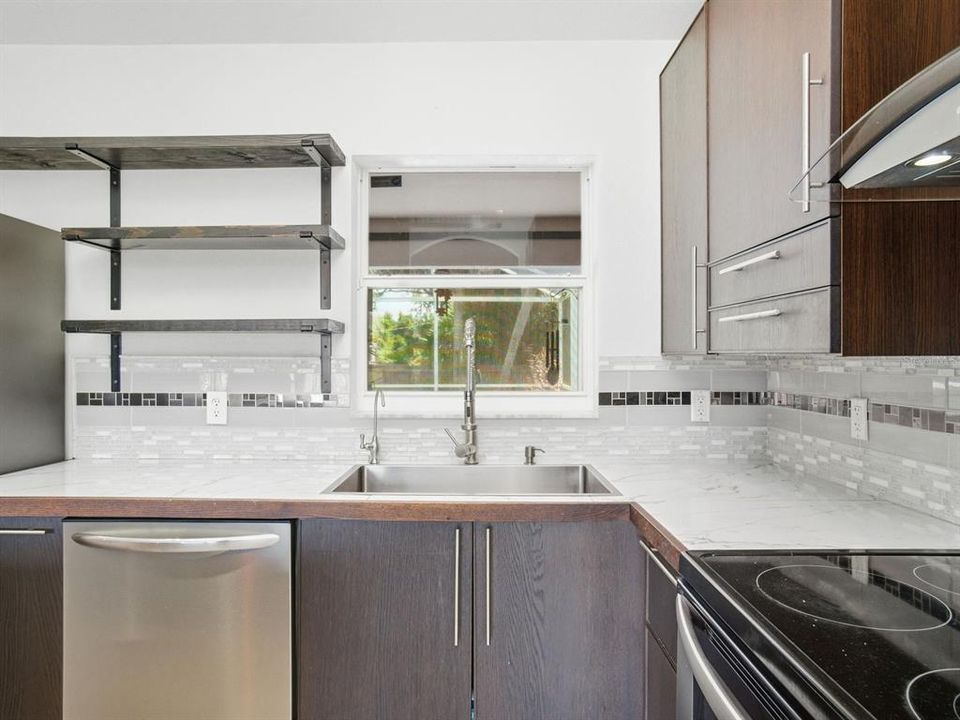 For Sale: $344,900 (3 beds, 2 baths, 1110 Square Feet)