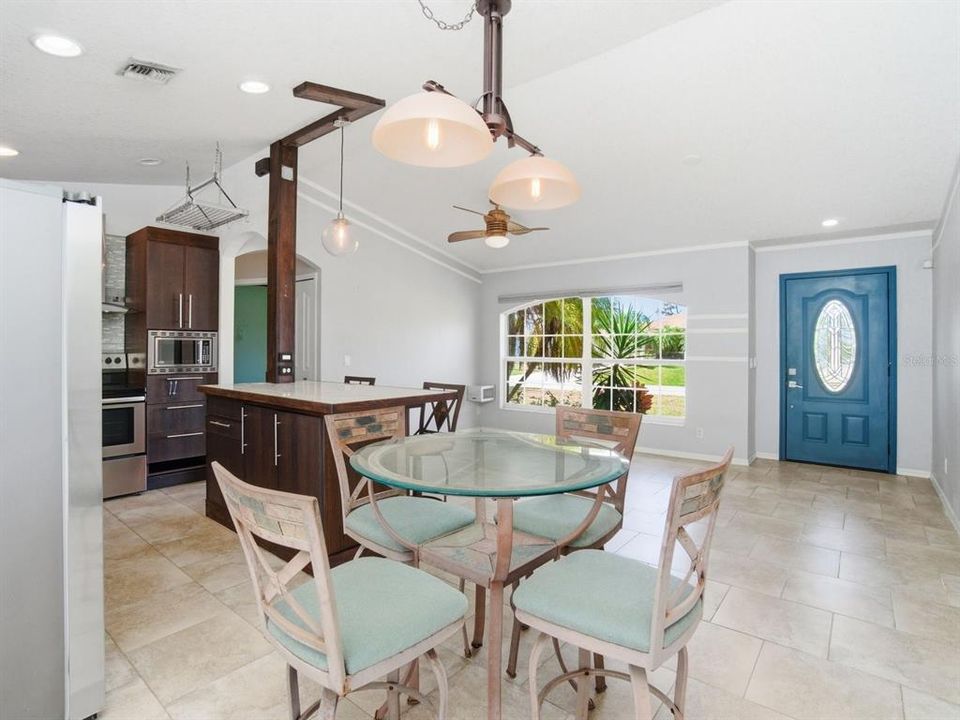 For Sale: $344,900 (3 beds, 2 baths, 1110 Square Feet)