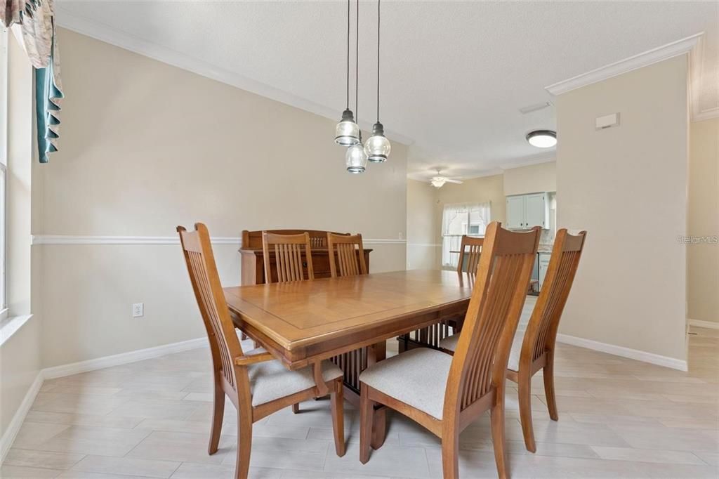 For Sale: $415,000 (3 beds, 2 baths, 1563 Square Feet)