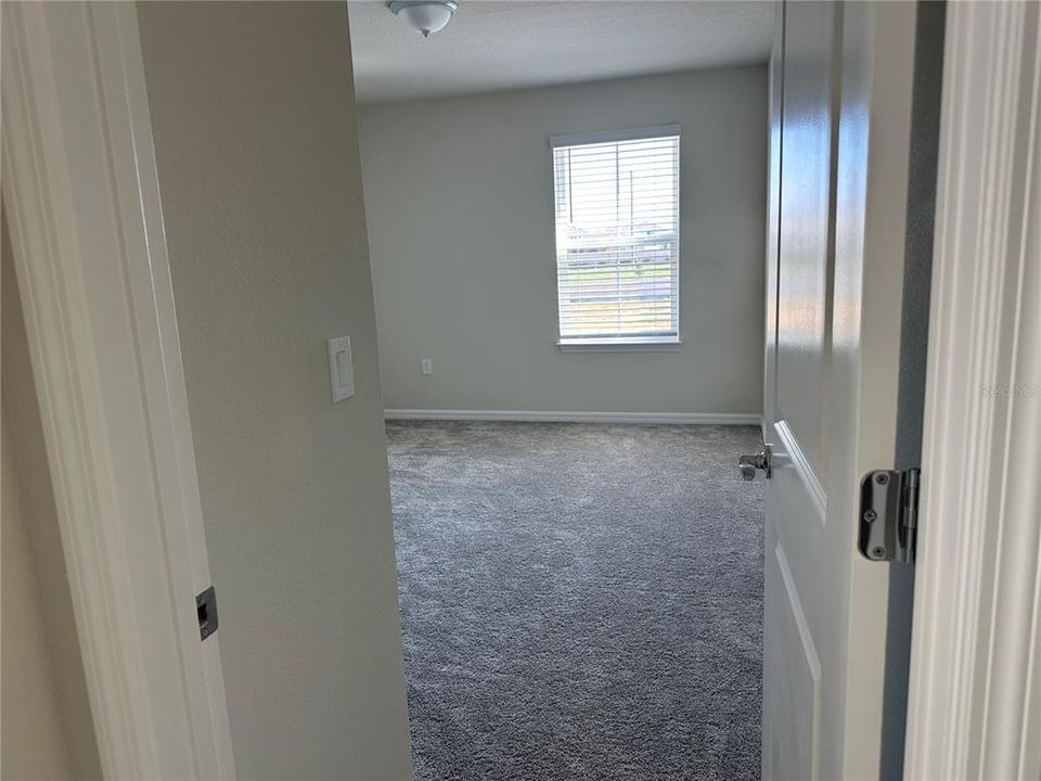 出租: $3,000 (5 贝兹, 3 浴室, 2615 平方英尺)