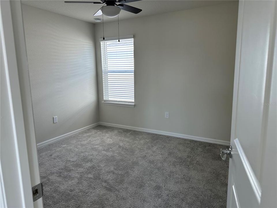 出租: $3,000 (5 贝兹, 3 浴室, 2615 平方英尺)