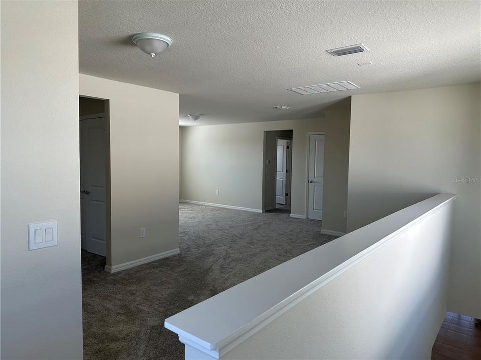 出租: $3,000 (5 贝兹, 3 浴室, 2615 平方英尺)