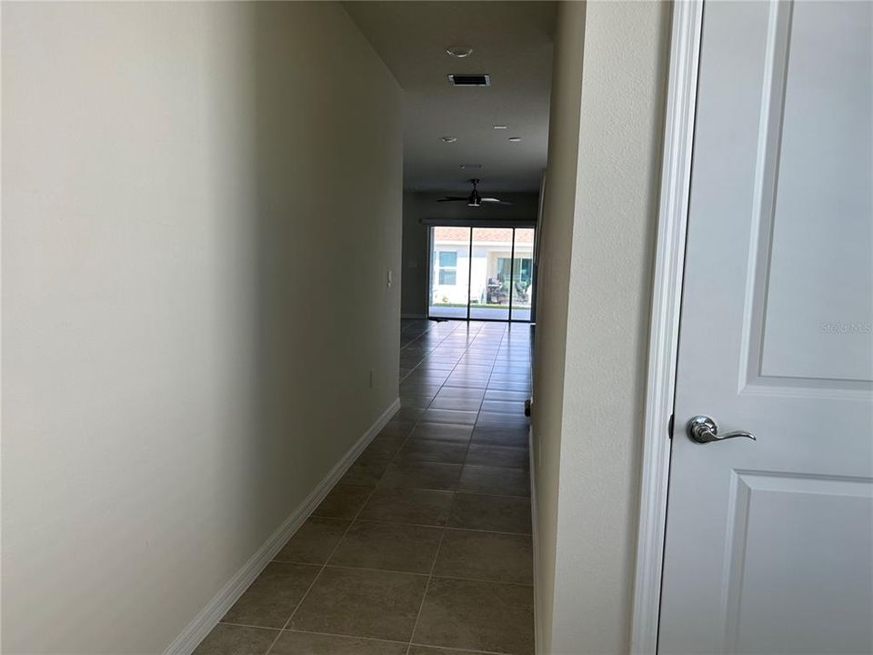 出租: $3,000 (5 贝兹, 3 浴室, 2615 平方英尺)