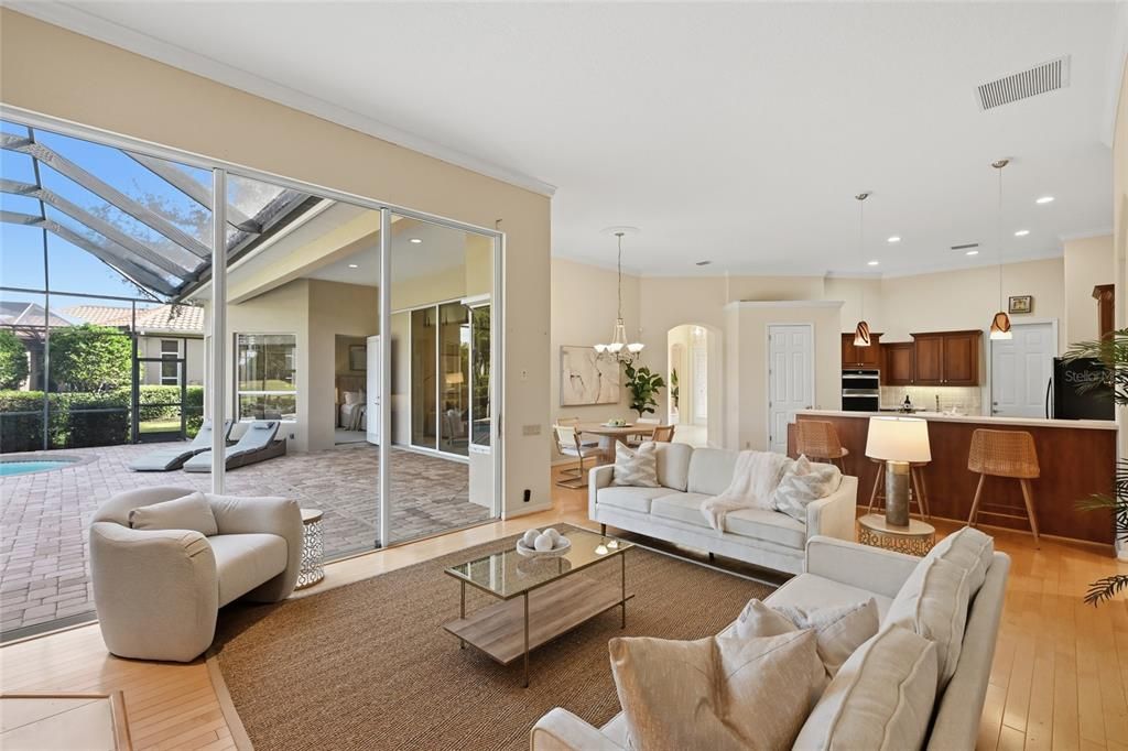 En Venta: $1,399,000 (4 camas, 3 baños, 3726 Pies cuadrados)