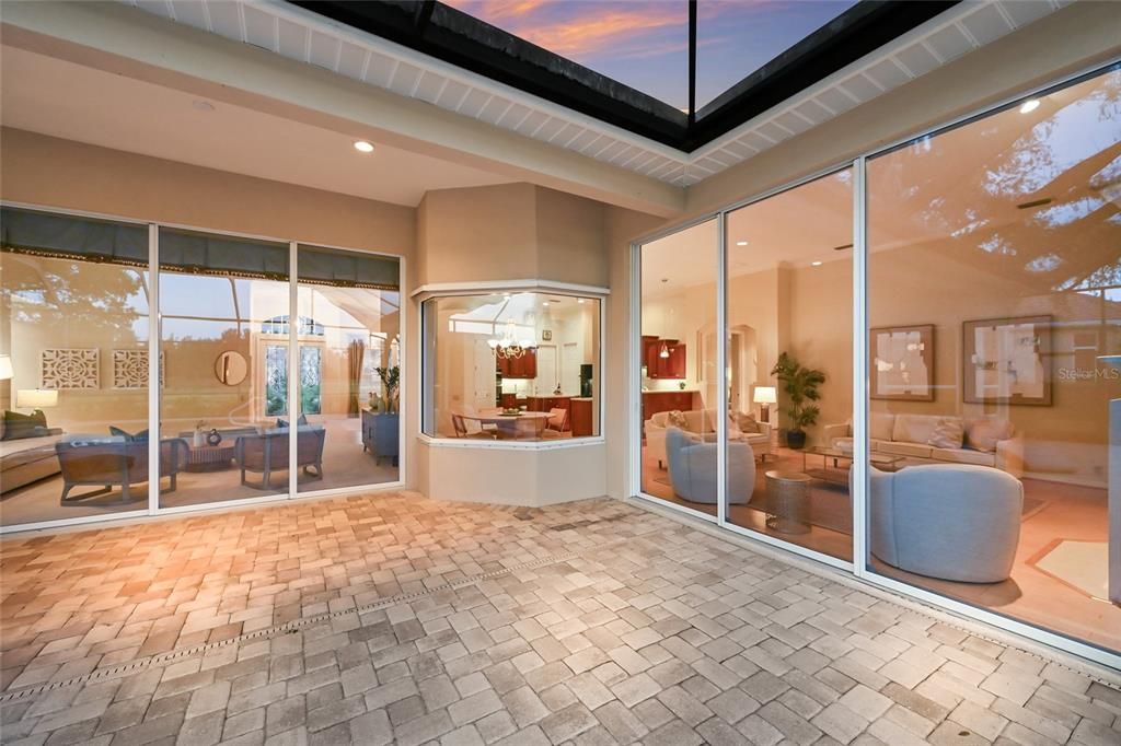 En Venta: $1,399,000 (4 camas, 3 baños, 3726 Pies cuadrados)