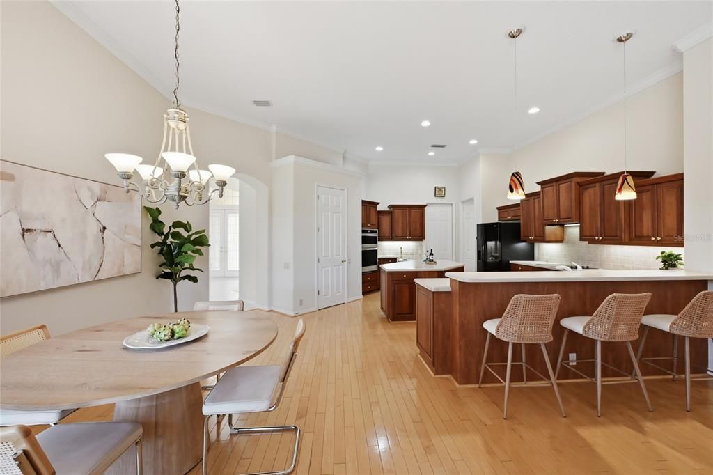 En Venta: $1,399,000 (4 camas, 3 baños, 3726 Pies cuadrados)