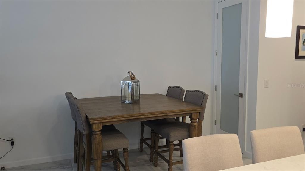 For Rent: $2,550 (4 beds, 3 baths, 1897 Square Feet)