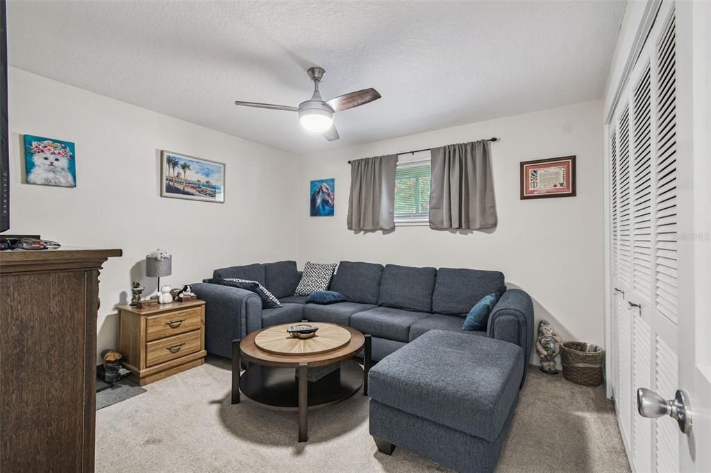 Под контрактом: $320,000 (2 спален, 2 ванн, 1358 Квадратных фут)