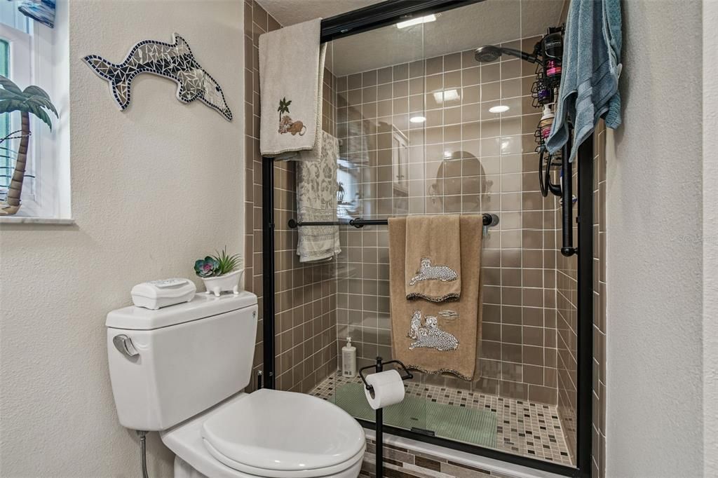 Под контрактом: $320,000 (2 спален, 2 ванн, 1358 Квадратных фут)