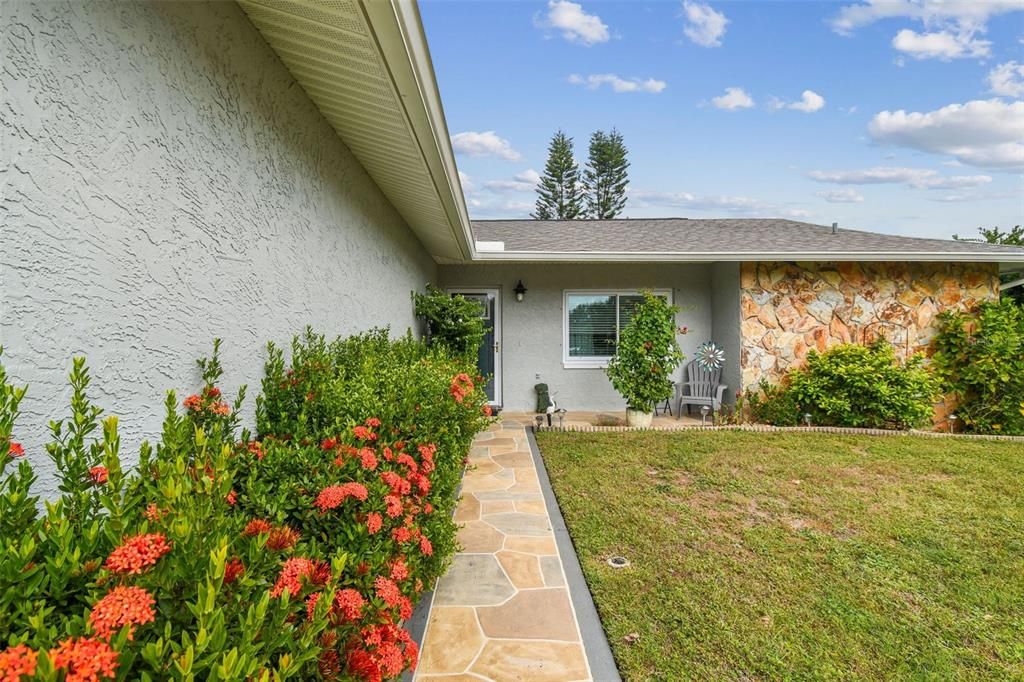 Под контрактом: $320,000 (2 спален, 2 ванн, 1358 Квадратных фут)