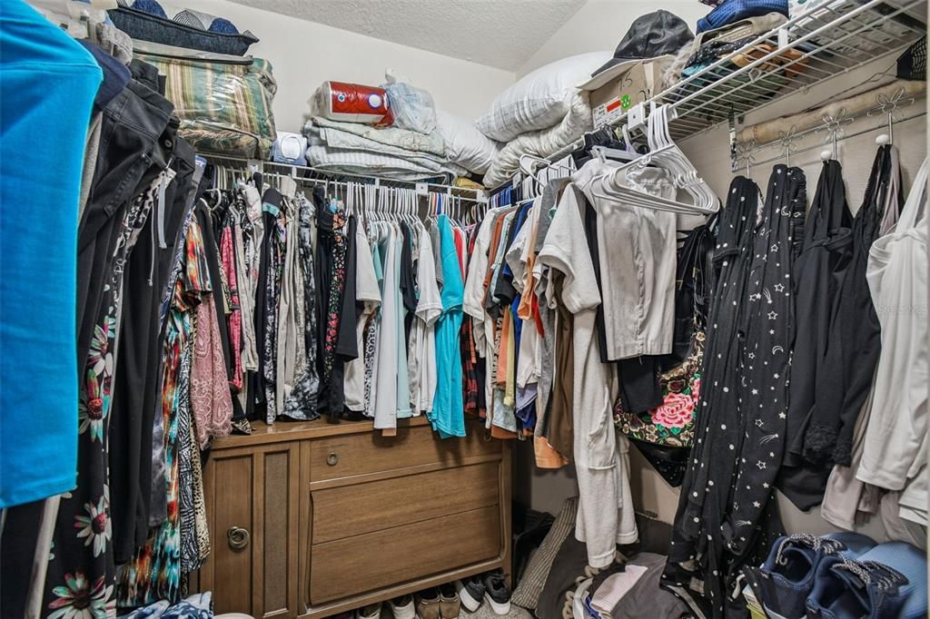 Под контрактом: $320,000 (2 спален, 2 ванн, 1358 Квадратных фут)