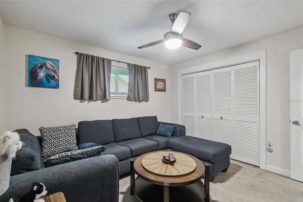 Под контрактом: $320,000 (2 спален, 2 ванн, 1358 Квадратных фут)