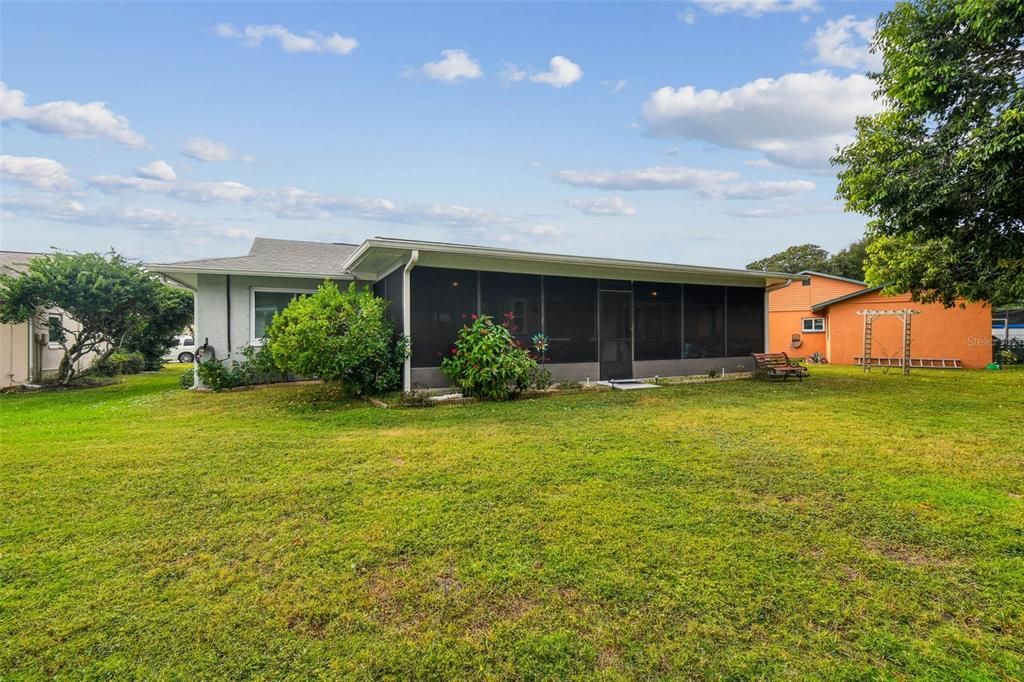 Под контрактом: $320,000 (2 спален, 2 ванн, 1358 Квадратных фут)