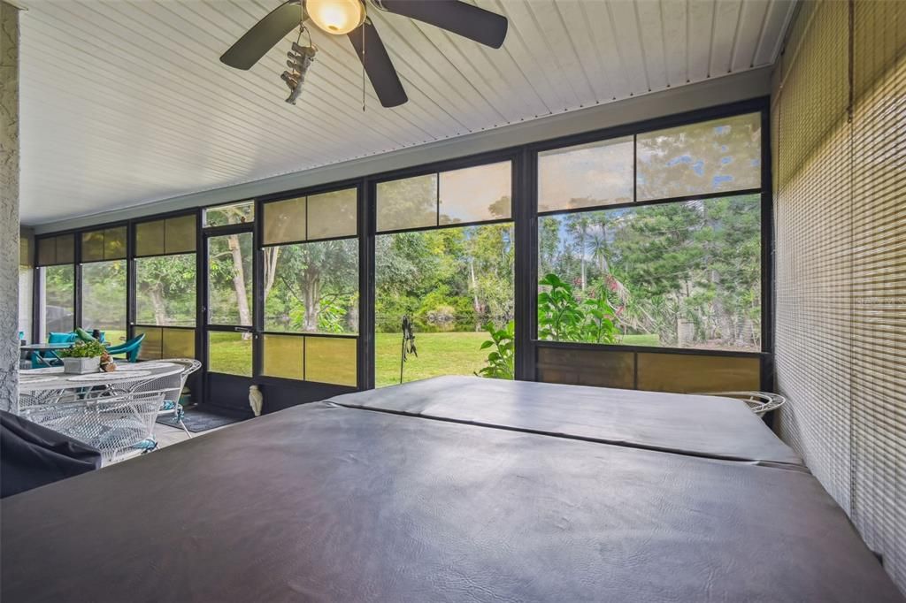 Под контрактом: $320,000 (2 спален, 2 ванн, 1358 Квадратных фут)