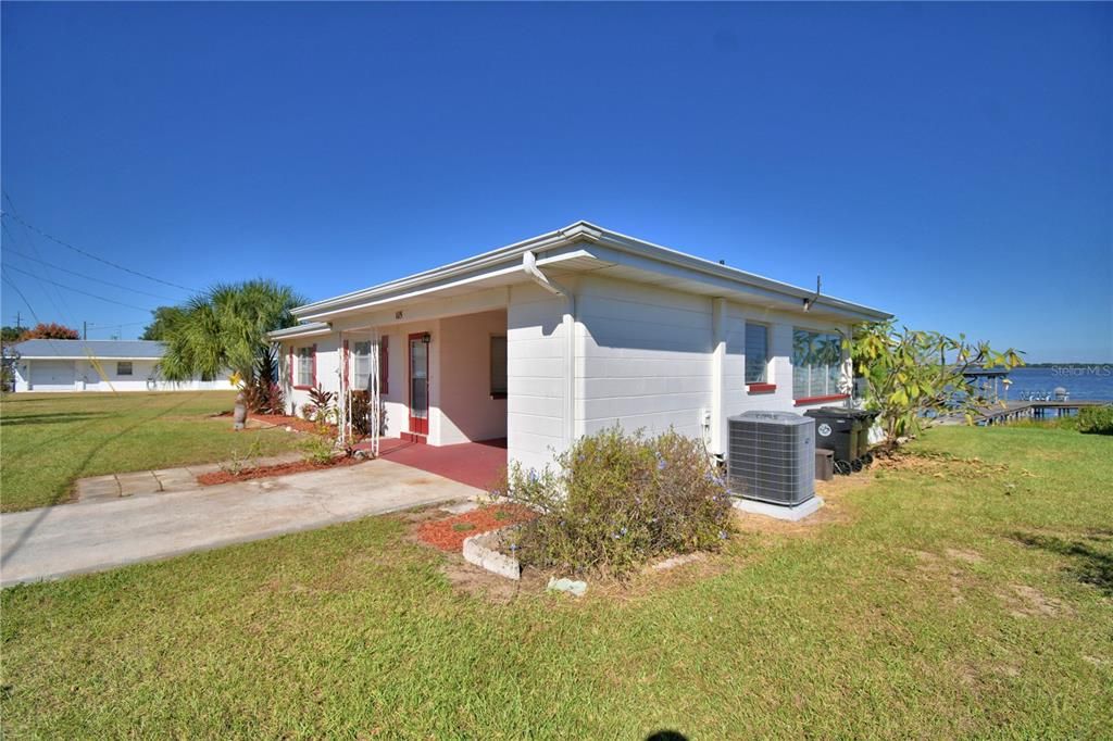 待售: $335,000 (3 贝兹, 1 浴室, 1048 平方英尺)