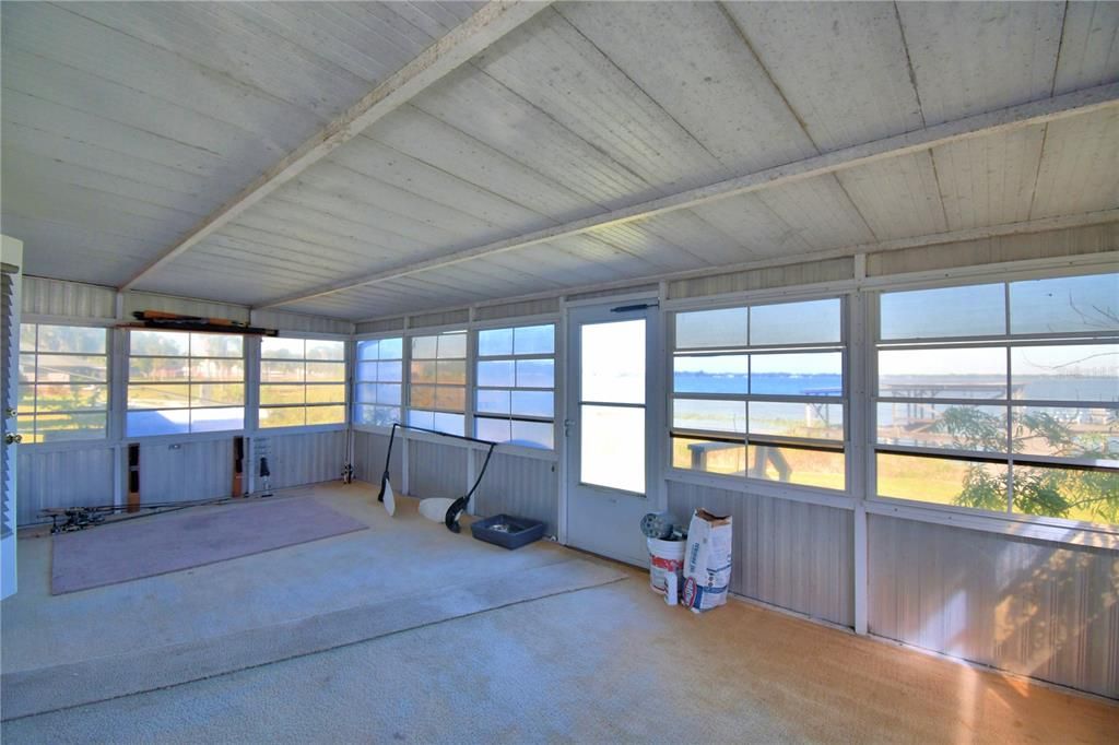 待售: $335,000 (3 贝兹, 1 浴室, 1048 平方英尺)