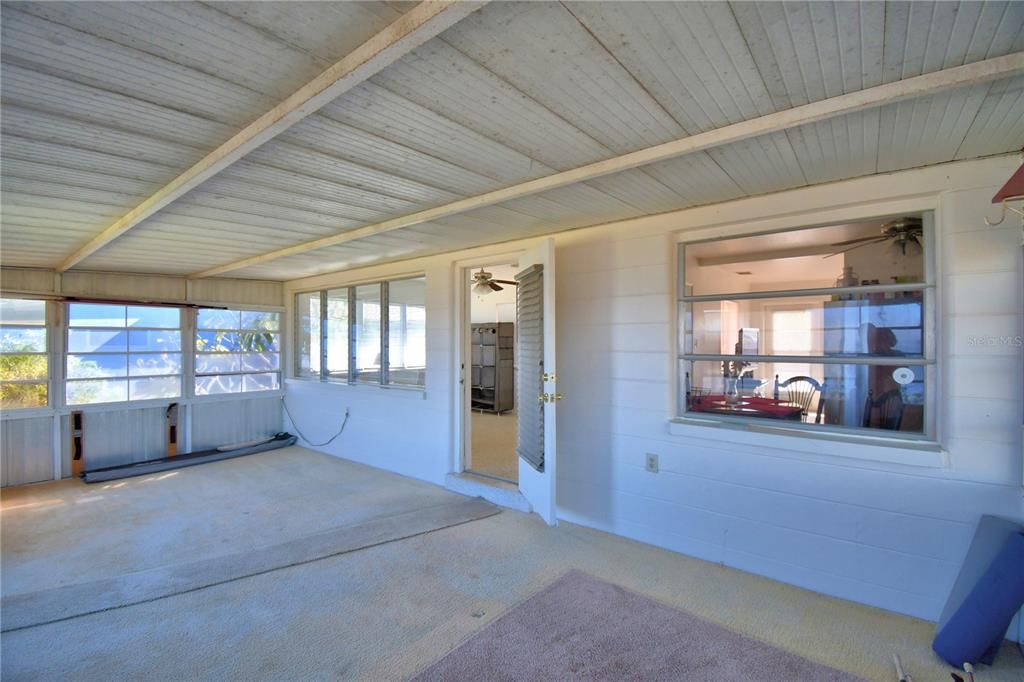 待售: $335,000 (3 贝兹, 1 浴室, 1048 平方英尺)