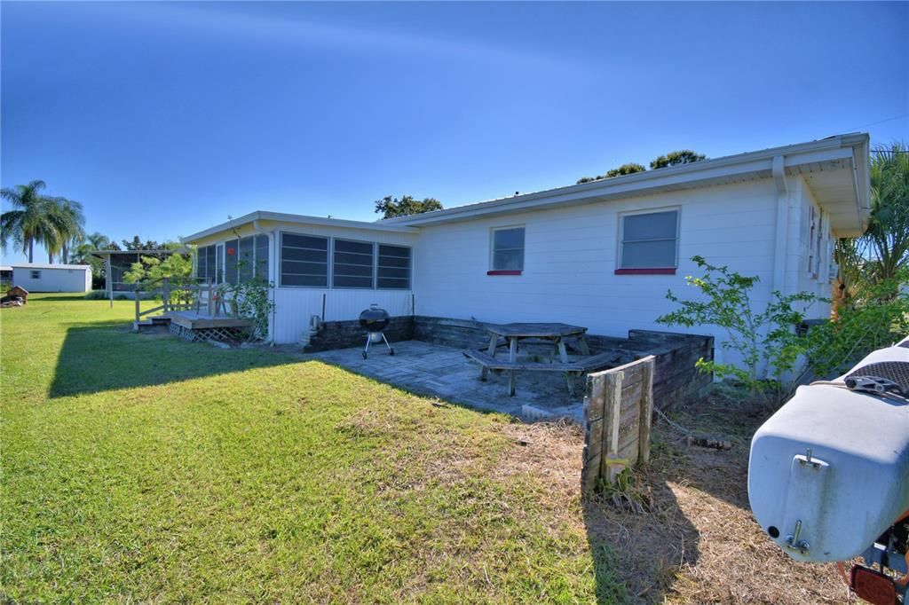 待售: $335,000 (3 贝兹, 1 浴室, 1048 平方英尺)