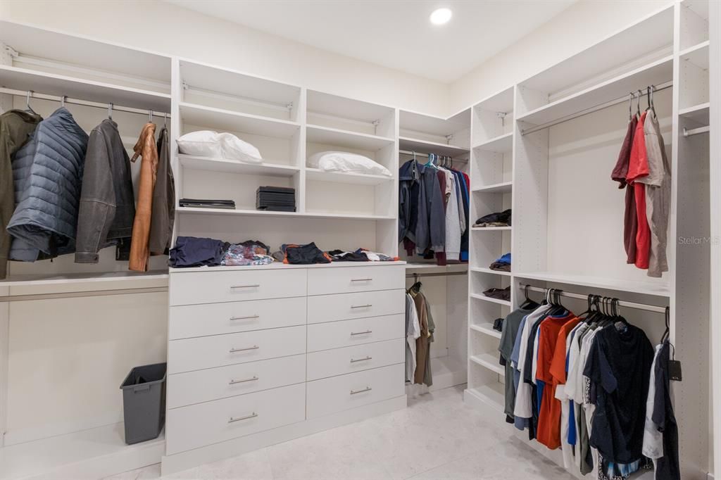 For Sale: $3,190,000 (3 beds, 3 baths, 3428 Square Feet)