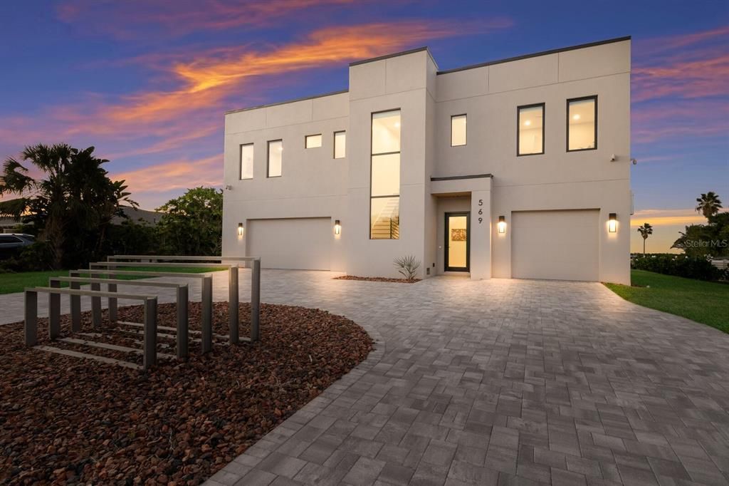 For Sale: $3,190,000 (3 beds, 3 baths, 3428 Square Feet)