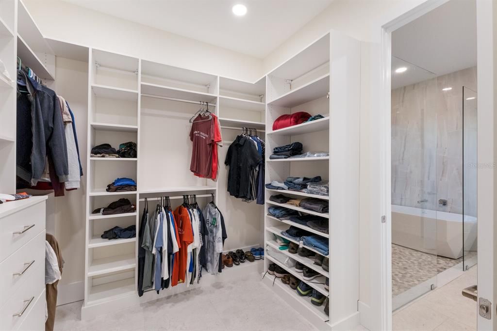 For Sale: $3,190,000 (3 beds, 3 baths, 3428 Square Feet)