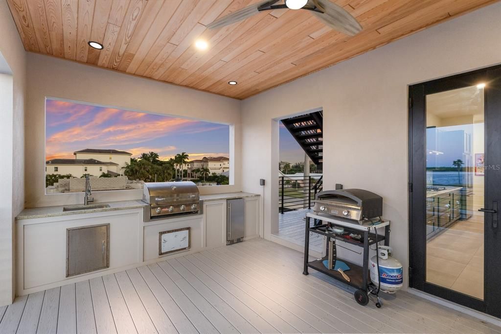 For Sale: $3,190,000 (3 beds, 3 baths, 3428 Square Feet)