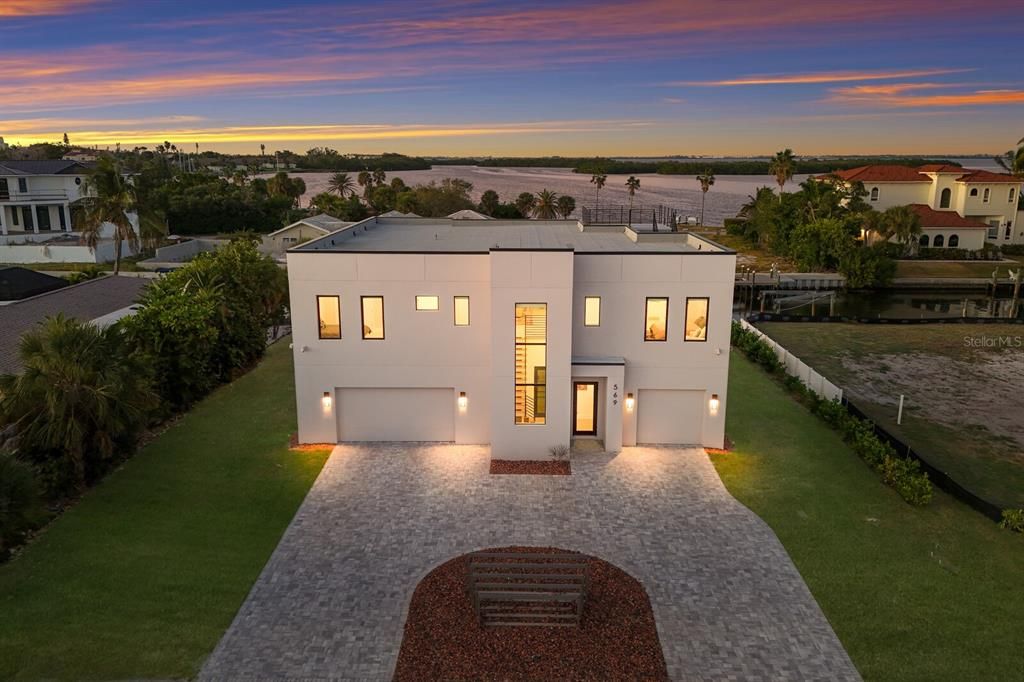 For Sale: $3,190,000 (3 beds, 3 baths, 3428 Square Feet)