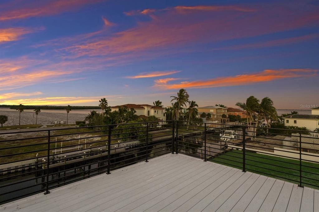 For Sale: $3,190,000 (3 beds, 3 baths, 3428 Square Feet)