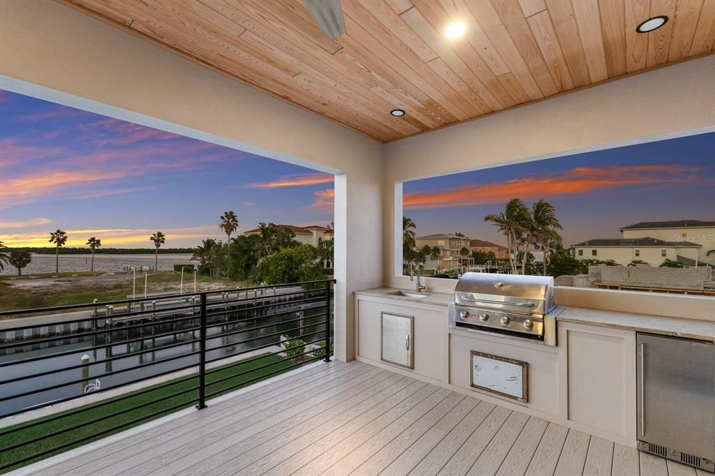 For Sale: $3,190,000 (3 beds, 3 baths, 3428 Square Feet)