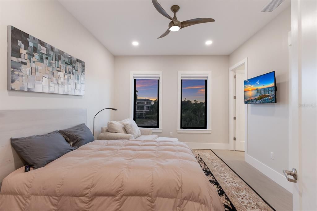 For Sale: $3,190,000 (3 beds, 3 baths, 3428 Square Feet)