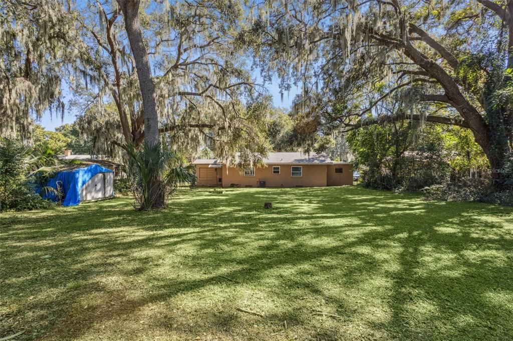 合同活跃: $198,000 (2 贝兹, 1 浴室, 1376 平方英尺)