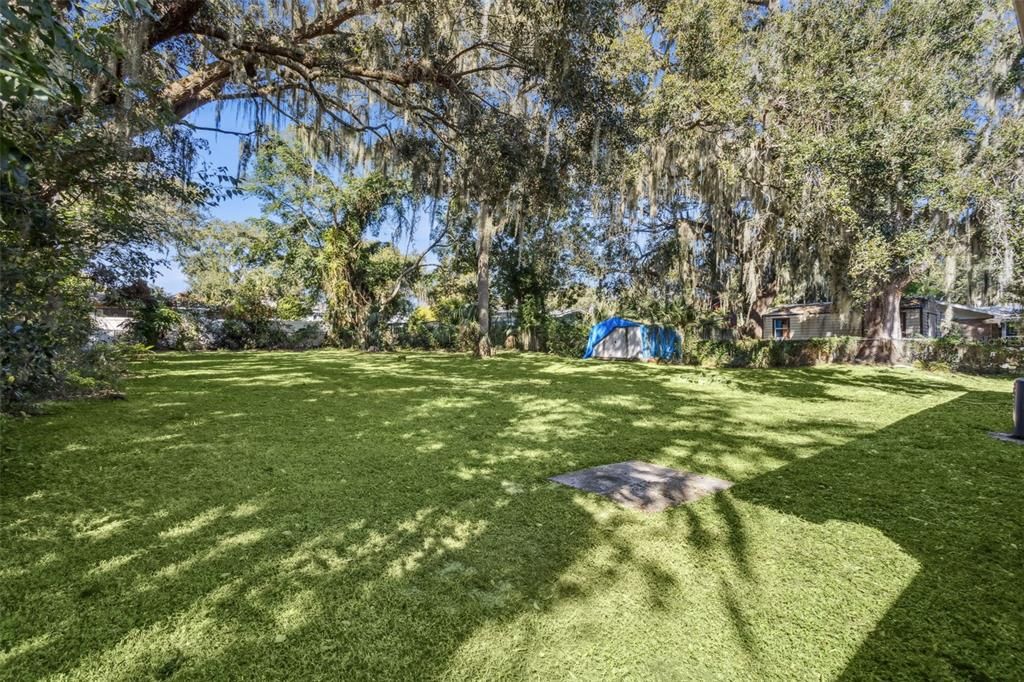 合同活跃: $198,000 (2 贝兹, 1 浴室, 1376 平方英尺)