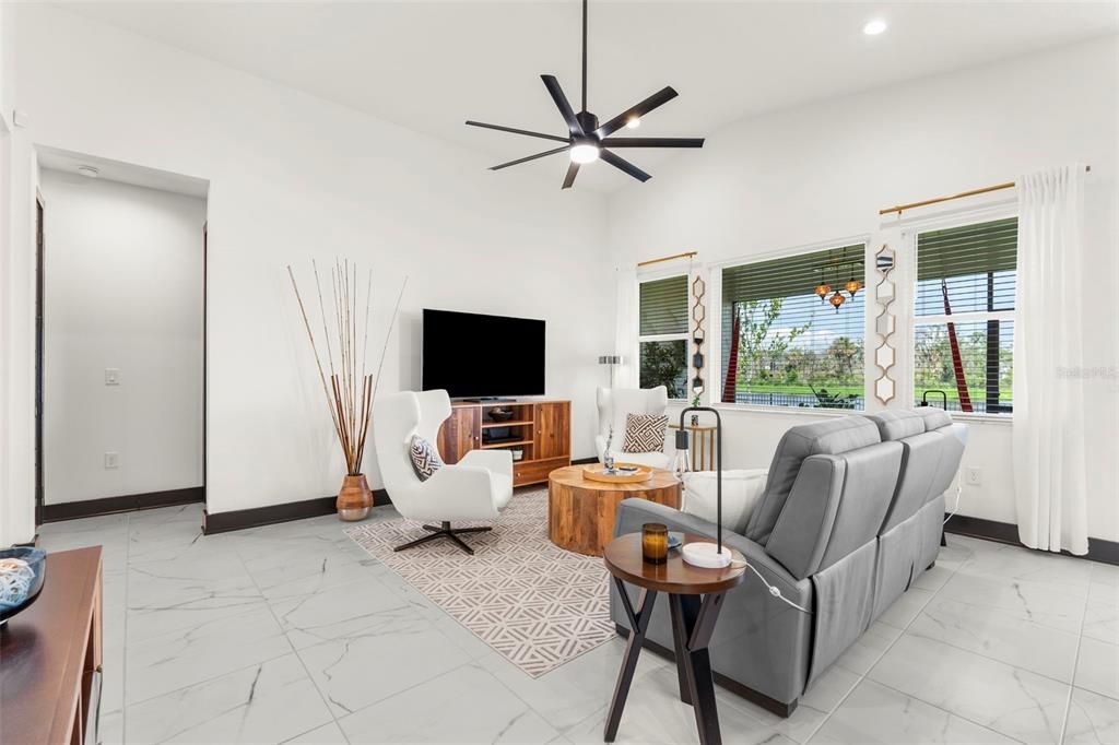 出租: $3,595 (4 贝兹, 3 浴室, 2192 平方英尺)